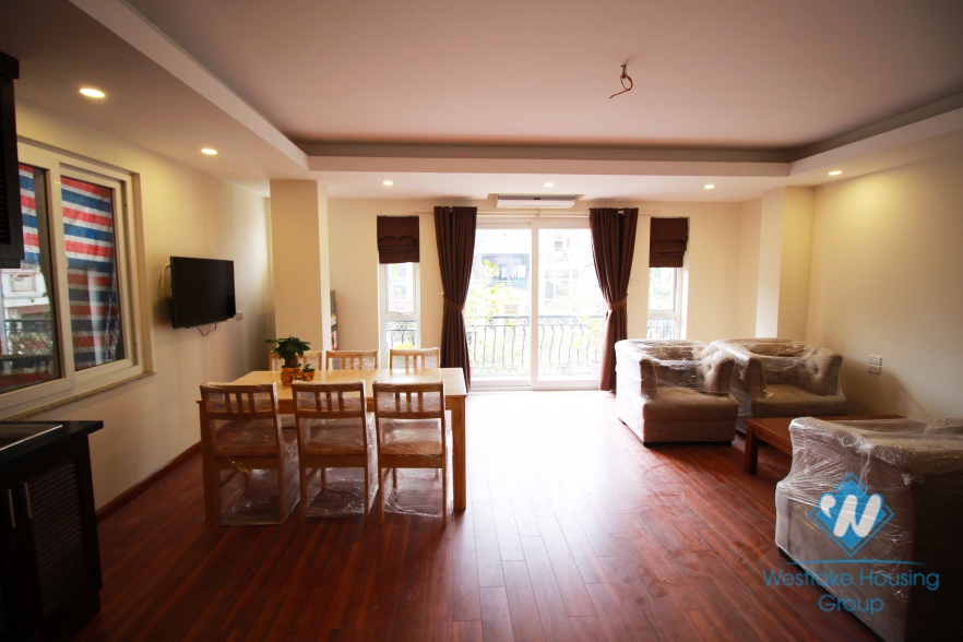 Large one bedroom apartment for rent in Tran Phu street, Ba Dinh district, Ha Noi