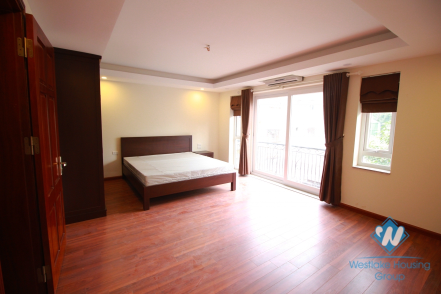 Large one bedroom apartment for rent in Tran Phu street, Ba Dinh district, Ha Noi