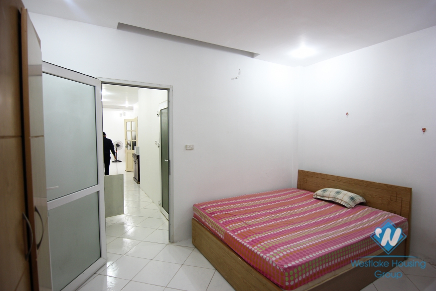 Cheap 02 bedrooms apartment for rent in Ba Dinh area 