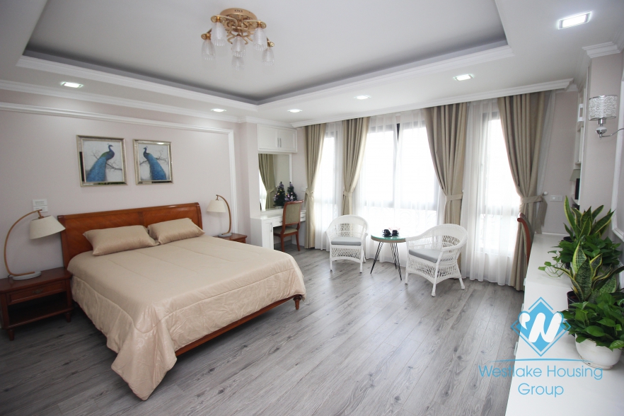 Luxurious apartment for rent in Ba Dinh, near Lotte, Vincom Nguyen Chi Thanh