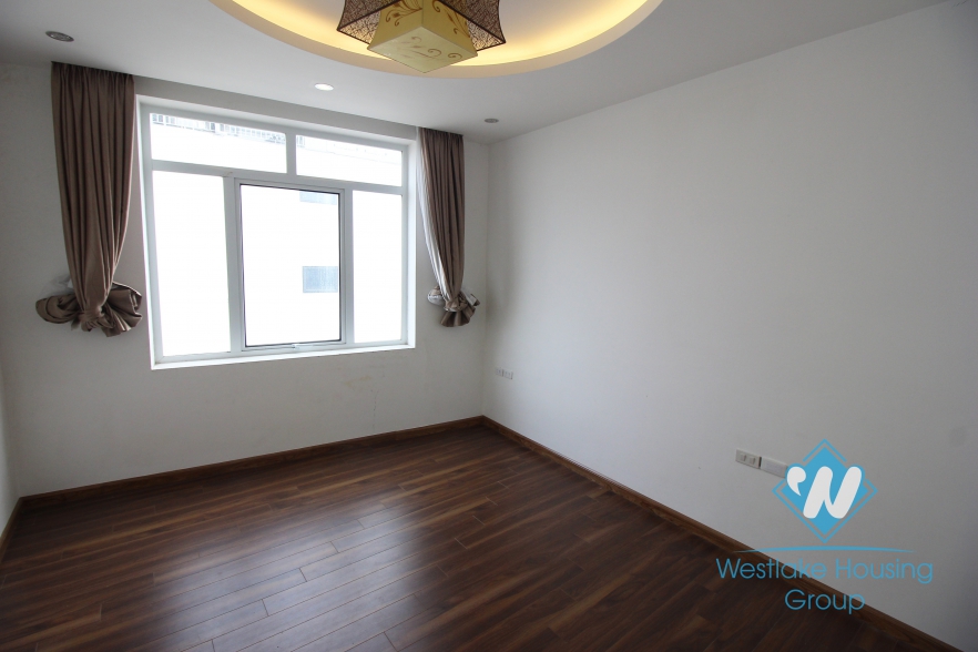 A beautiful apartment with 3 bedrooms for rent in Xuan Dieu, Tay Ho, Ha Noi