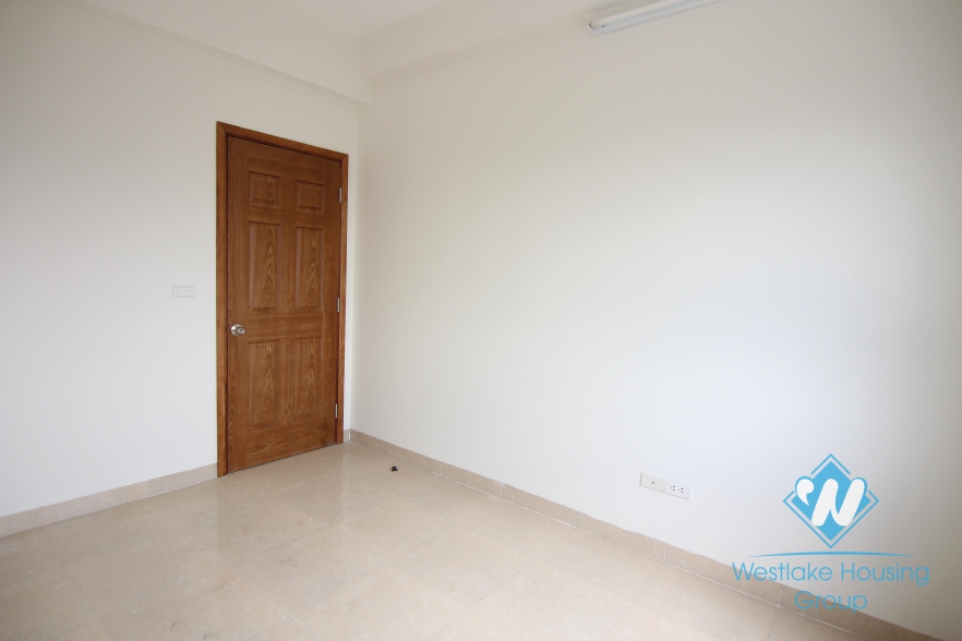 Unfurnished three bedrooms apartment for rent in Thanh Xuan district