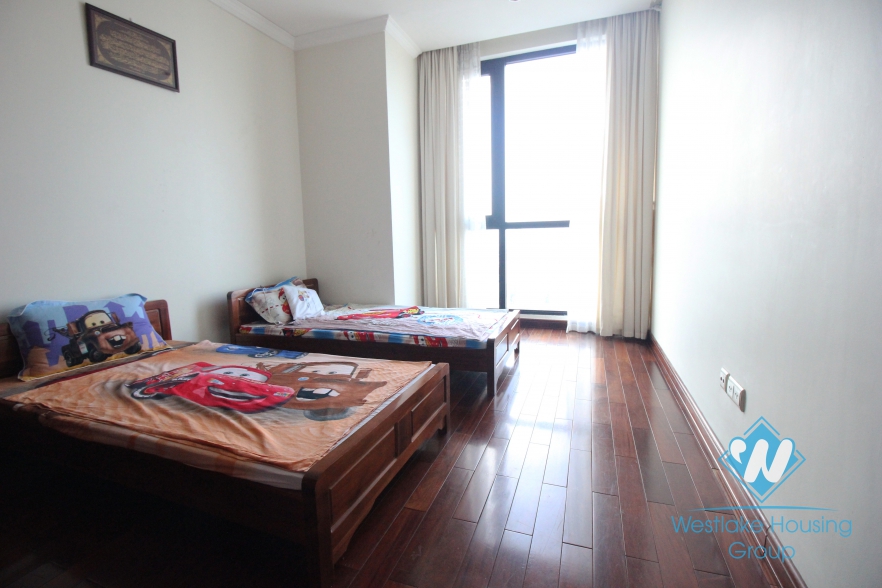 Morden apartment with 03bedrooms is available for rent
