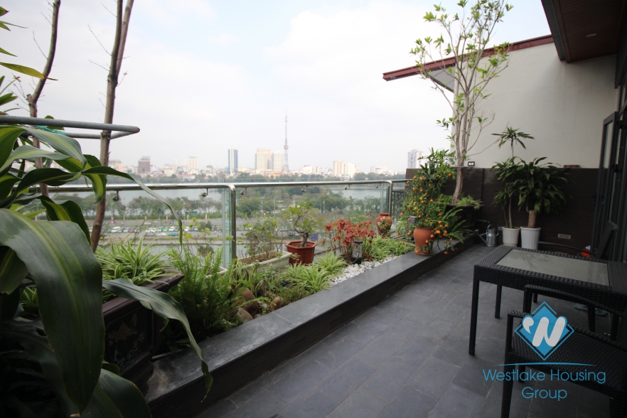 Lakefront penthouse apartment to rent in Hai Ba Trung ,Dong Da, Hanoi