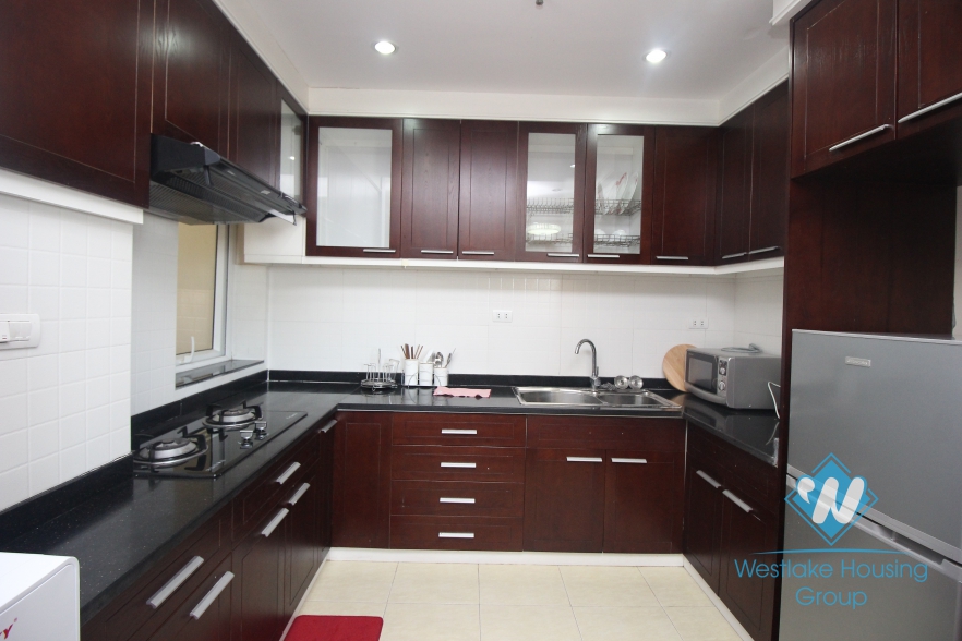 Good quality one bedroom apartment for rent near Vincom Tower , Hai Ba Trung