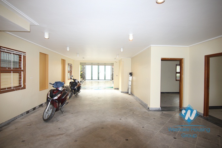 Modern, nice and quiet villa for rent in Tay Ho area