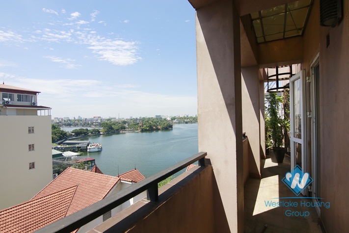 Wonderful lake view apartment for rent on Yen Phu, Tay Ho