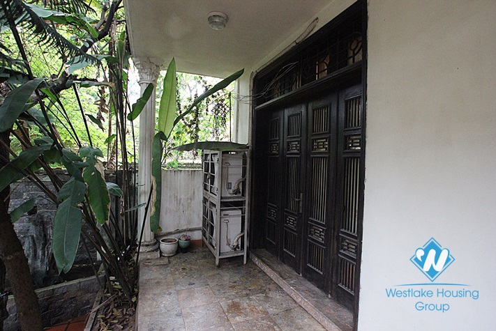 Cheap and quiet house for rent in Vong Thi st, Tay Ho, Ha Noi