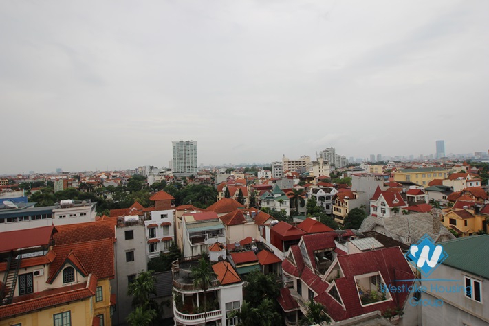 High floor studio to rent rent on To Ngoc Van street, Tay Ho, Hanoi