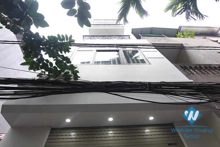 Nice house with 2 bedrooms for rent in Au Co st, Tay Ho district 