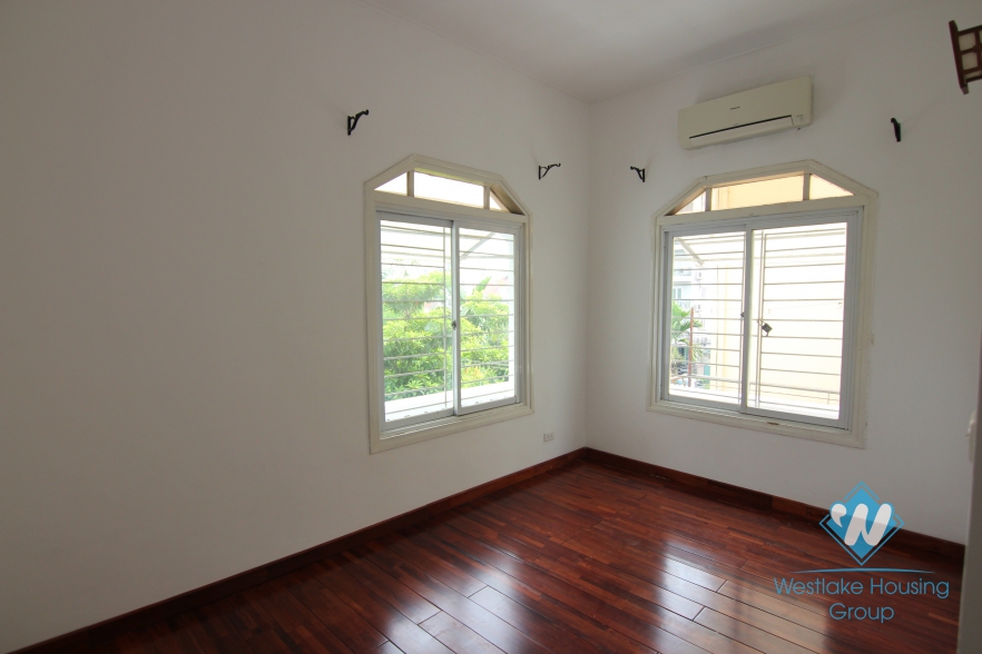 Big house with nice garden for rent in Tay Ho, Ha Noi