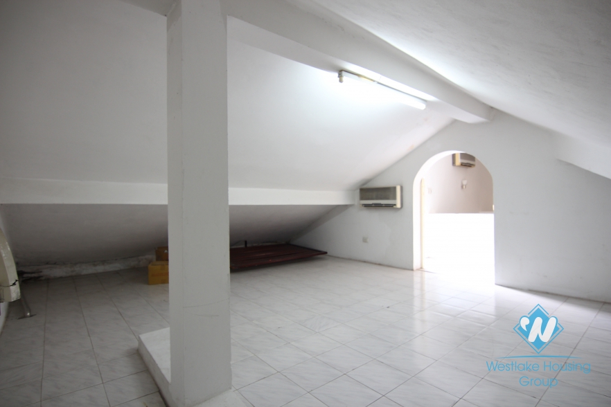 Quiet and bright house with lots of space for rent in Tay Ho