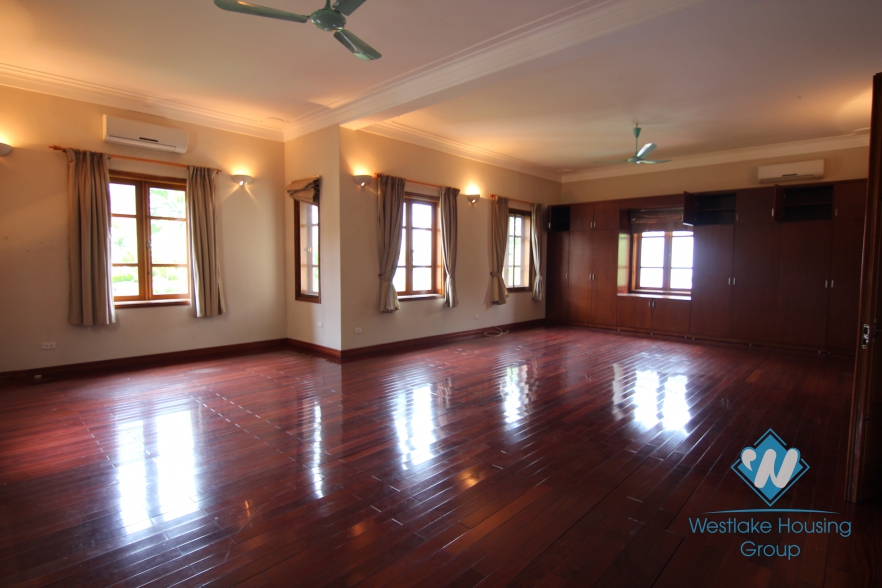 Amazing spacious house with nice garden and swimming pool for rent in Tay Ho