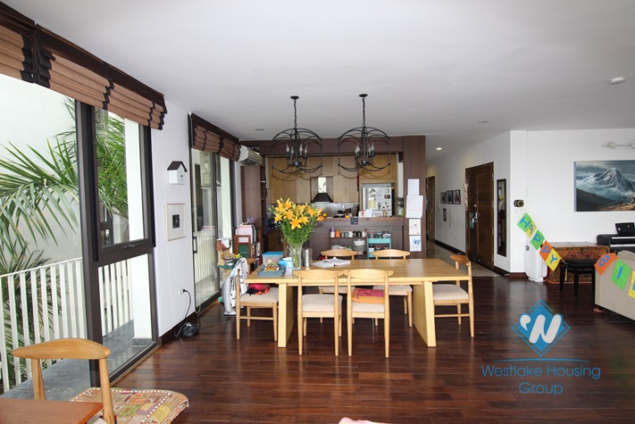 Nice apartment with lake view for rent in Dang Thai Mai st, Tay Ho district