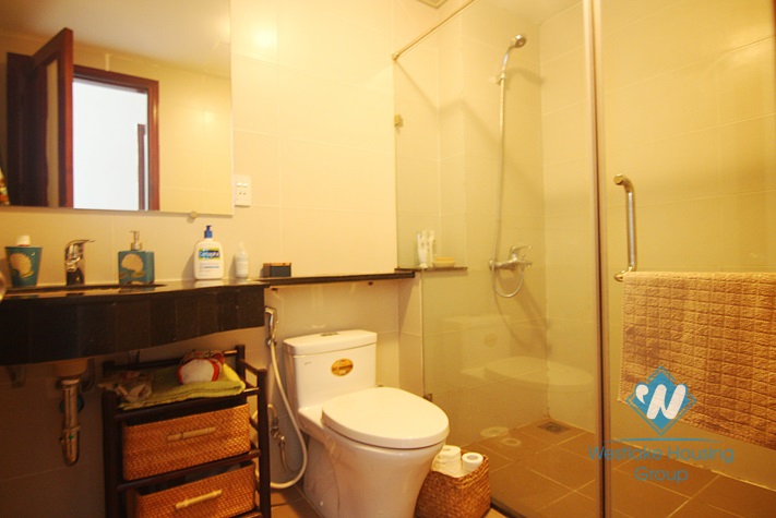 Lakeview three bedrooms apartment for rent in Tay Ho district, Hanoi