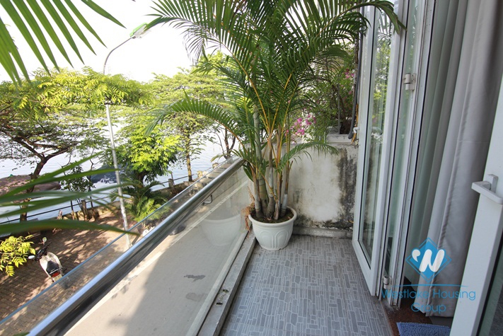 Bright & airy lake side apartment for rent on Yen Phu island