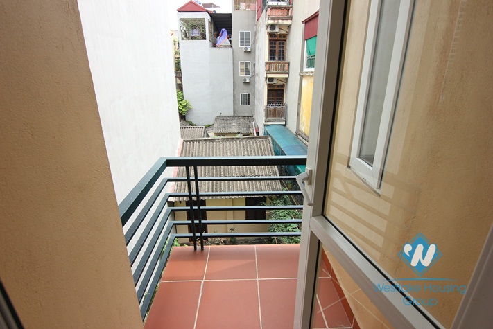 Nice serviced apartment for rent on Hoang Hoa Tham, Ba Dinh