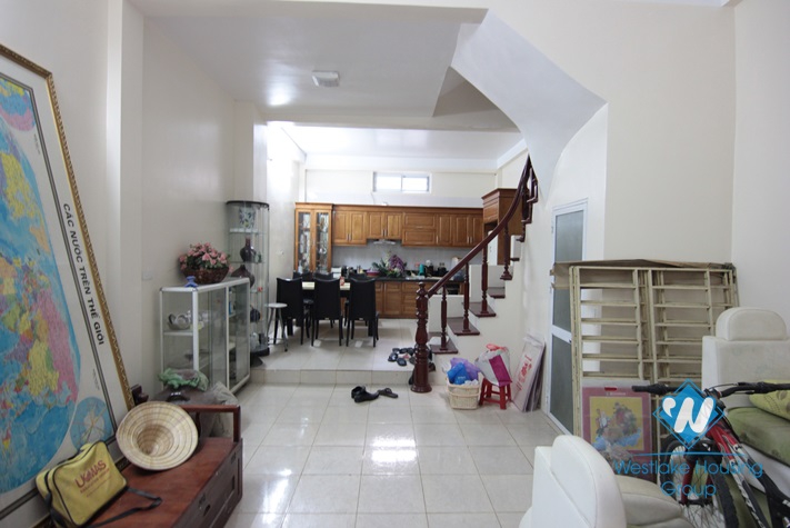 Good and cheap house with 4 bedrooms for rent in Lac Long Quan st, Tay Ho district 