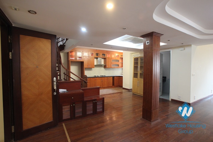 Nice penthouse apartment for rent in E Tower, Ciputra, Tay Ho, Ha Noi