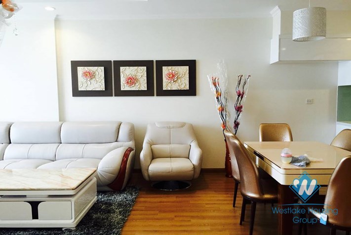 Luxury 03 bedrooms apartment for rent in Vinhome Nguyen Chi Thanh, Ha Noi