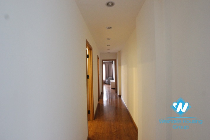 Beautiful serviced apartment for rent in Truc Bach, Ba Dinh, Ha Noi