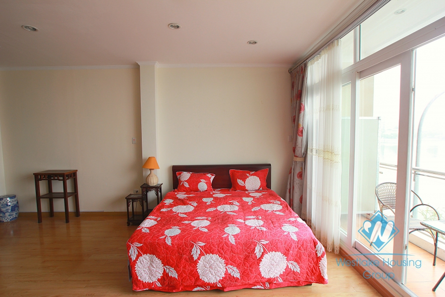 Serviced aparment for rent in Westlake area, lake view, spacious