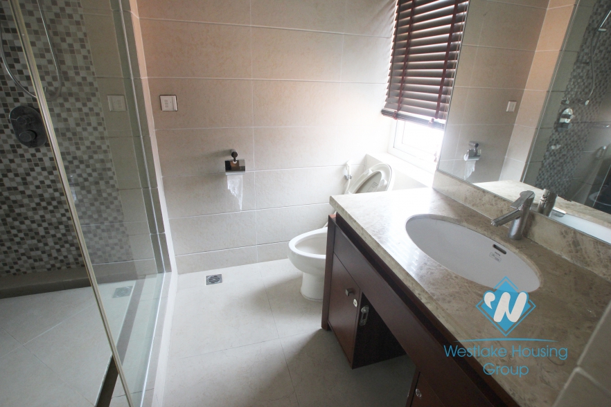 High quality 3 bedrooms apartment for rent in Xuan Dieu, Tay Ho, Hanoi