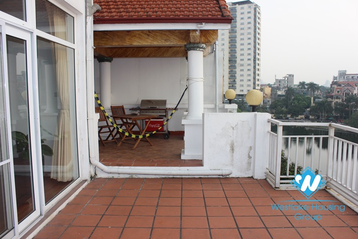 03 bedroom apartment for rent in Truc Bach area, Ba Dinh District