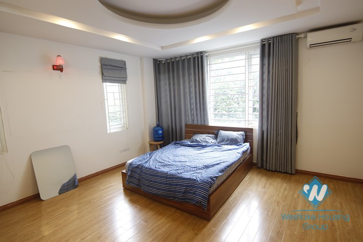 Six bedrooms house for rent in Hoang Hoa Tham street, Ba Dinh district, Ha Noi