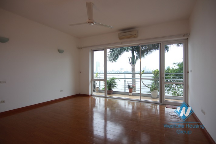 Lake view modern house for rent in Tay Ho, Ha Noi