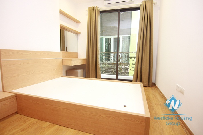 Cheap two bedrooms apartment for rent in Truc Bach area, Ba Dinh district, Ha Noi