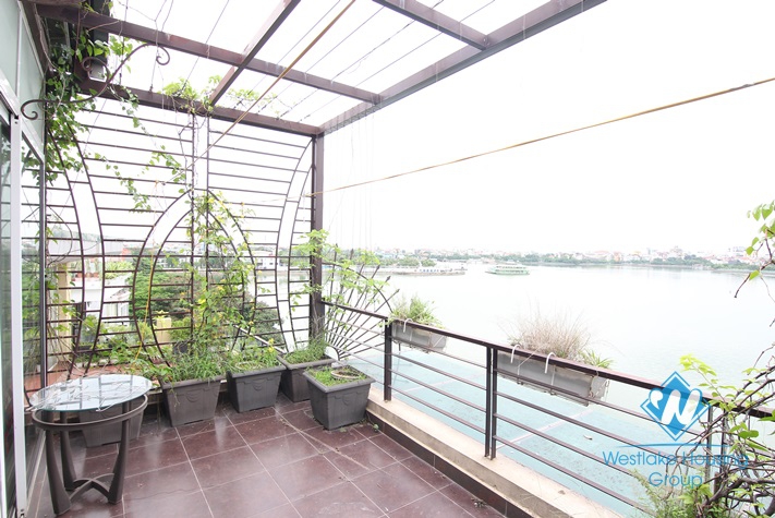 Lake view one bedroom apartment for rent in Tay Ho district 
