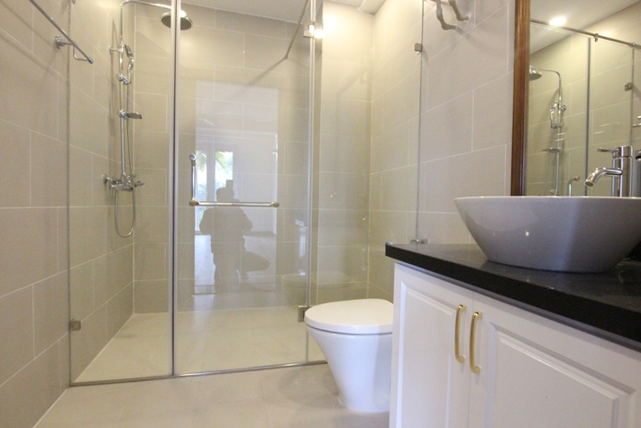 4 Bed / 4 Bath mini-villa in Xom Chua Westlake with brand new interior and lake view 