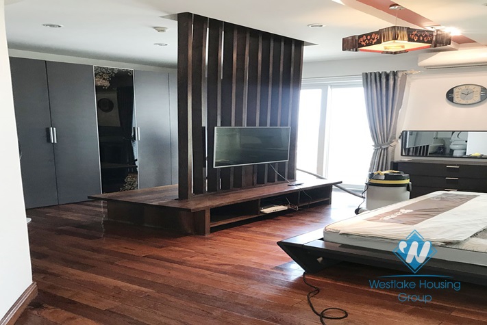Fully furniture Apartment in E tower Ciputra for rent.