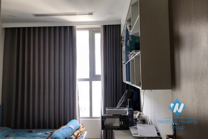 A nice 2 bedroom apartment for rent in Vinhome Gardenia