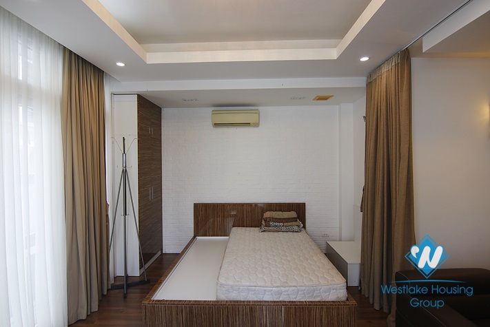 Bright studio apartment for rent in Dang Thai Mai st, Quang An ward, Tay Ho District 