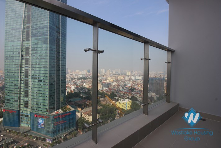 A high floor 2 bedroom apartment with great view for rent in Vinhome Metropolis
