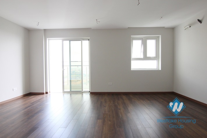 A bright and unfurinshed apartment on high floor for rent in Ciputra Compound