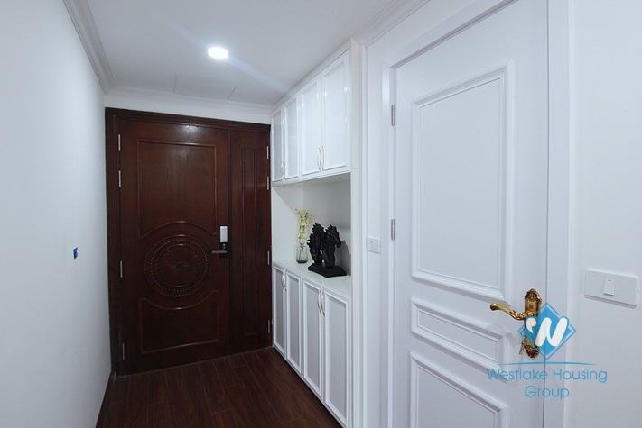 A royal apartment with morden 3 bedrooms for rent in D' Le Roi Soleil, Tay Ho area.