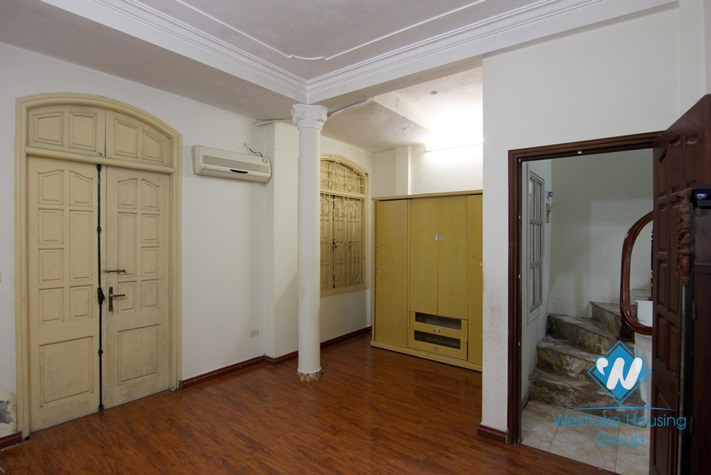 Unfurnished house for rent in Au Co st, Tu Lien, Tay Ho District