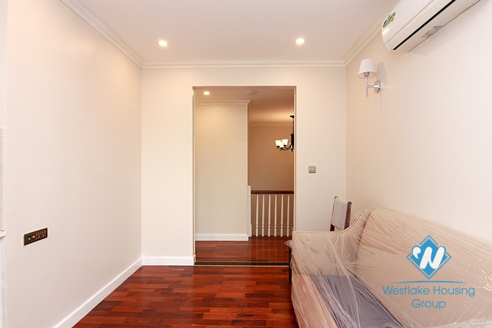 New and quality apartment for rent in Dang Thai Mai st, Tay Ho District 