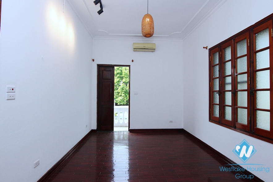 Spacious car accessible villa for rent in Tay Ho, Hanoi 