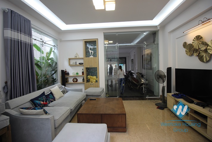 An elevator house with 5 bedrooms for rent in Hoang Hoa Tham st, Ba Dinh area