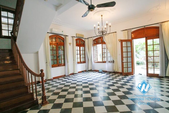 A massive Western style house for rent in Tay Ho District