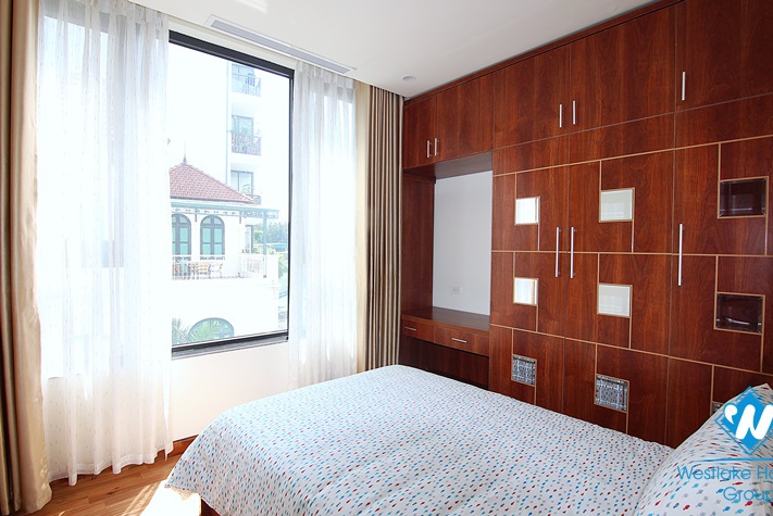 An affordable three-bedroom apt located on Dang Thai Mai, Tay Ho, Hanoi