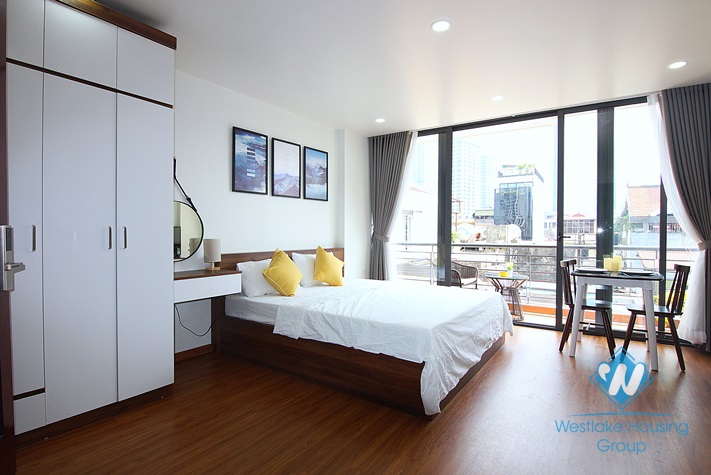 Bright studio with nice balcony for rent in Kim Ma street, Ba Dinh