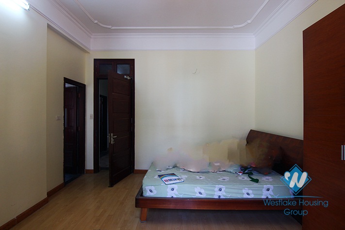 A 6 bedroom house with big yard for rent in Au co, Tay ho
