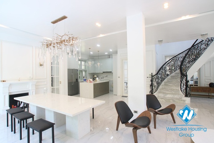 Executive luxury villa for rent in Vinhomes Riverside, Long Bien, Hanoi