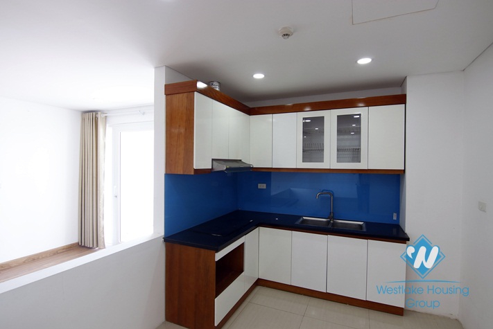 A brand new 4 bedroom apartment for rent in Ngoai Giao Doan, Tay Ho