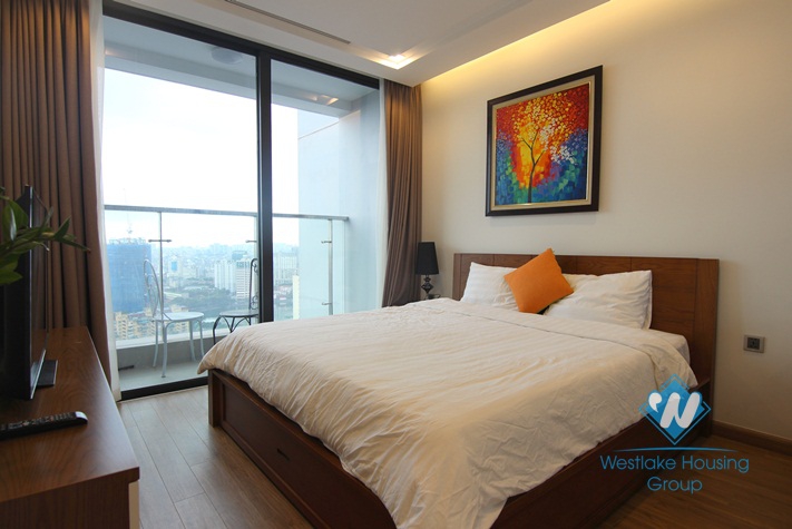 A beautiful furnished apartment for rent in Vinhome Metropolis, Ba Dinh